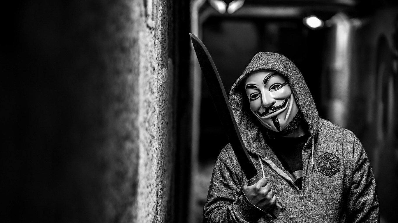 Anonymous-Hacker-Group-Guy-Mask-Makhete-Fawkes-Jacket-Cap-WallpapersByte-com-1366x768