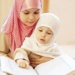 Cute DP Of Islamic Girls Reading Quran