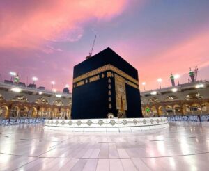 Kaaba at Sunset – Sacred Islamic Landmark in Mecca During Hajj or Umrah