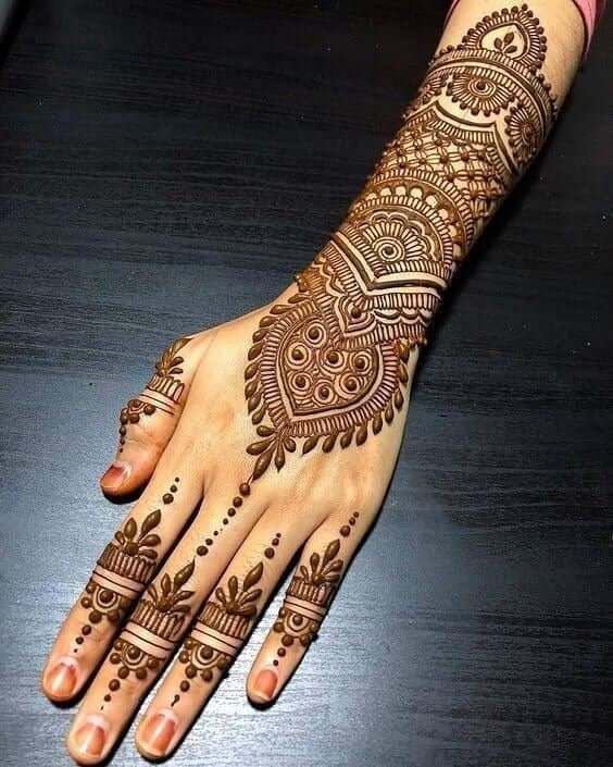 special mehndi designs for happy new year 2023 (25)