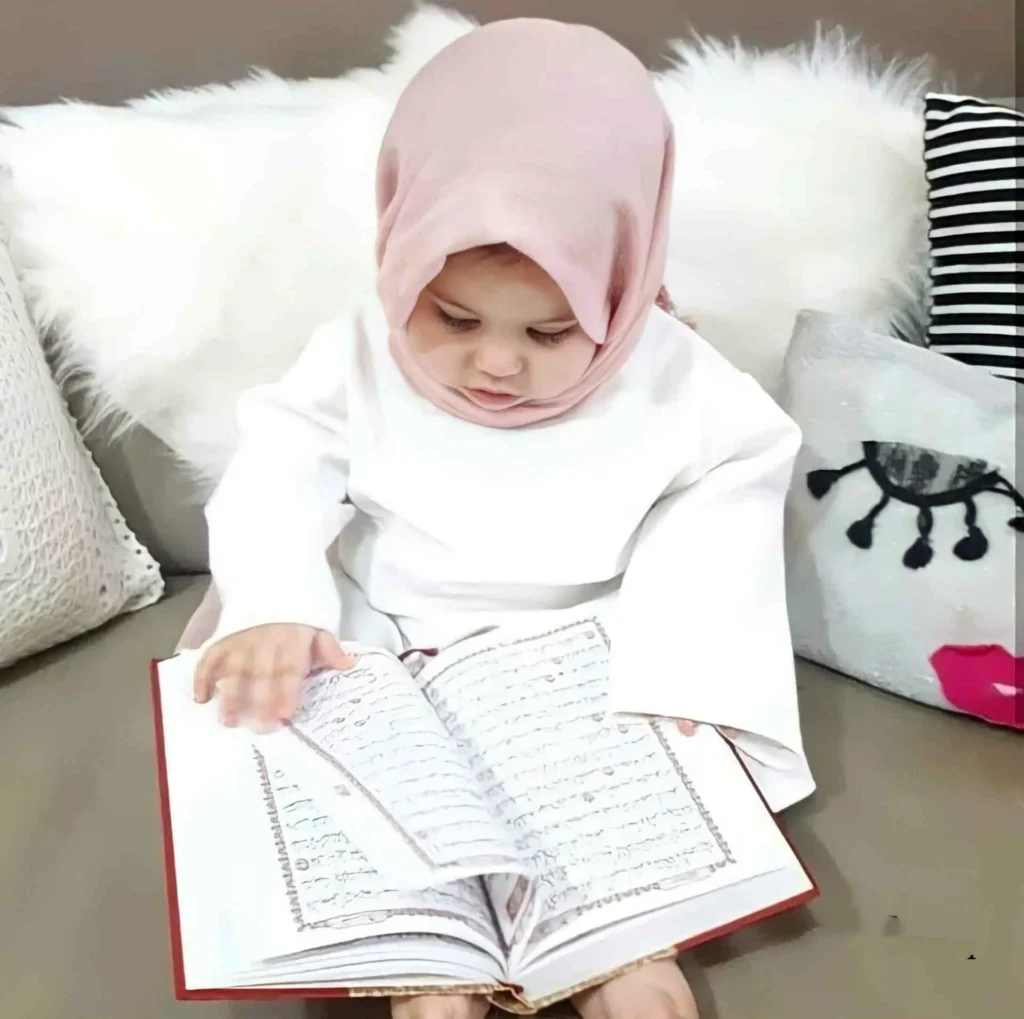 islamic dp image baby girl reading Quran